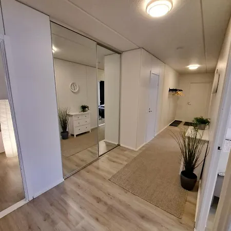 Little Mermaid, Pieni Merenneito