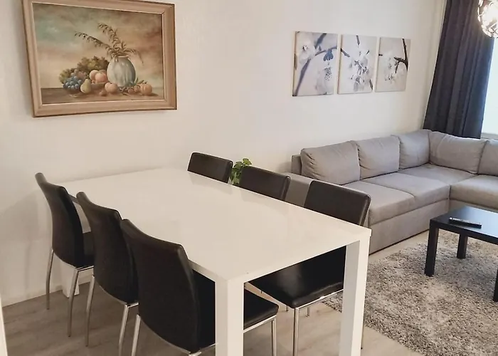 Little Mermaid, Pieni Merenneito *